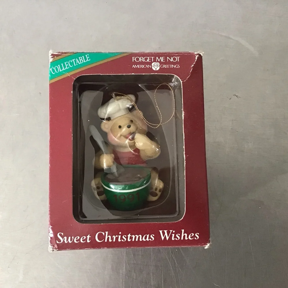 American Greetings 1991 Sweet Christmas Wishes Baking Bear Ornament